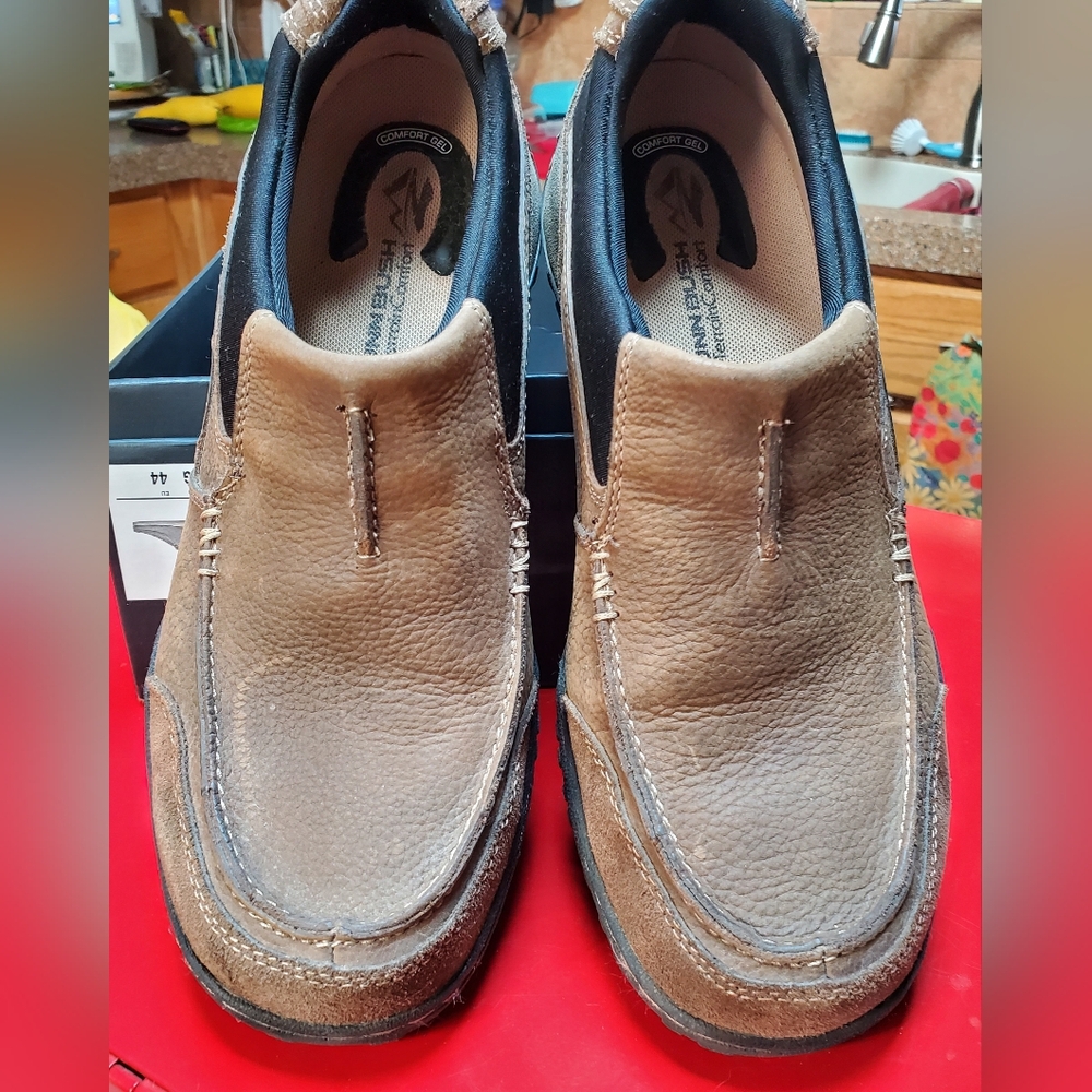 Men's 10 1/2 M slip on loafers